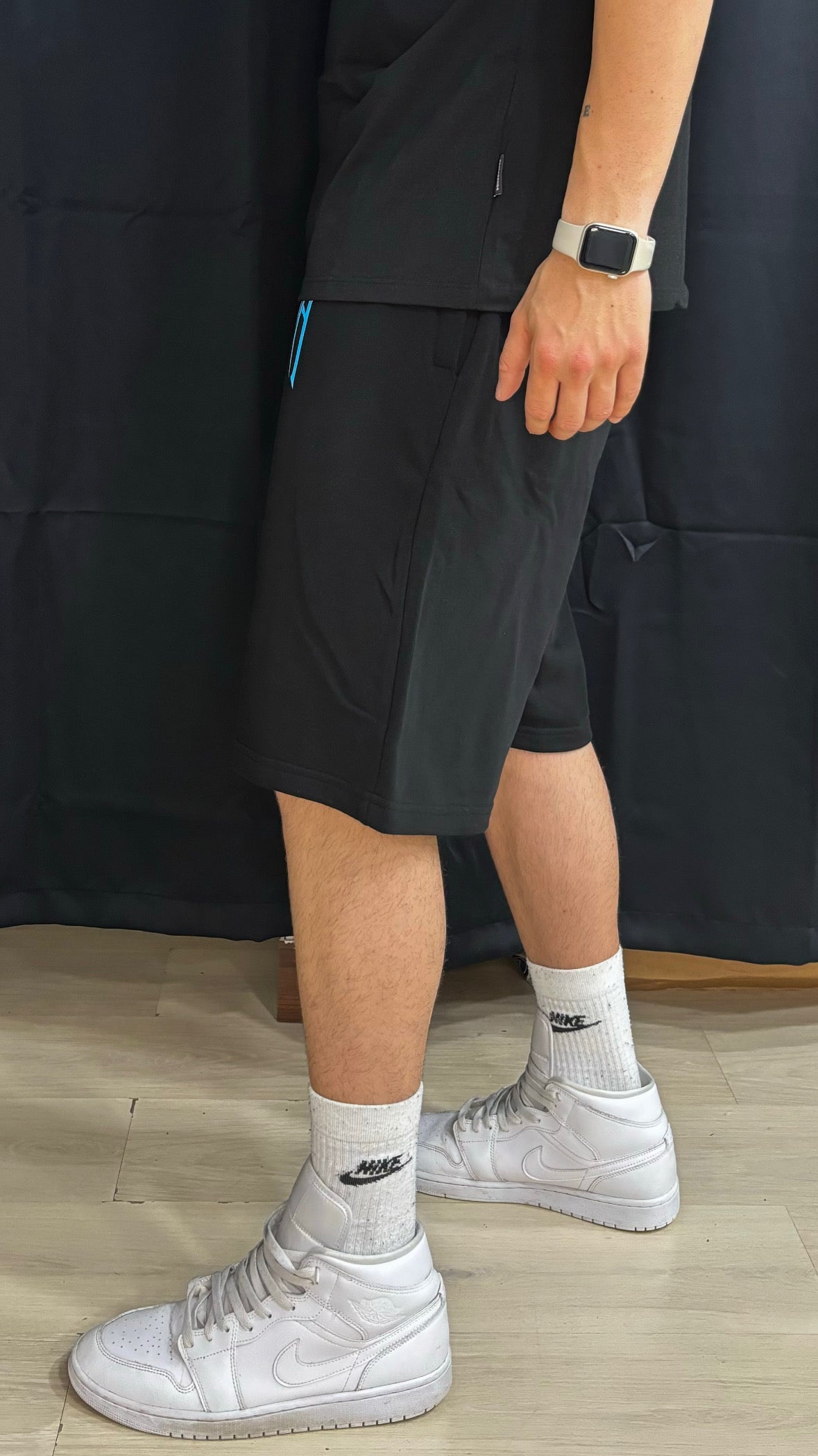 Sweatshort triangle shark