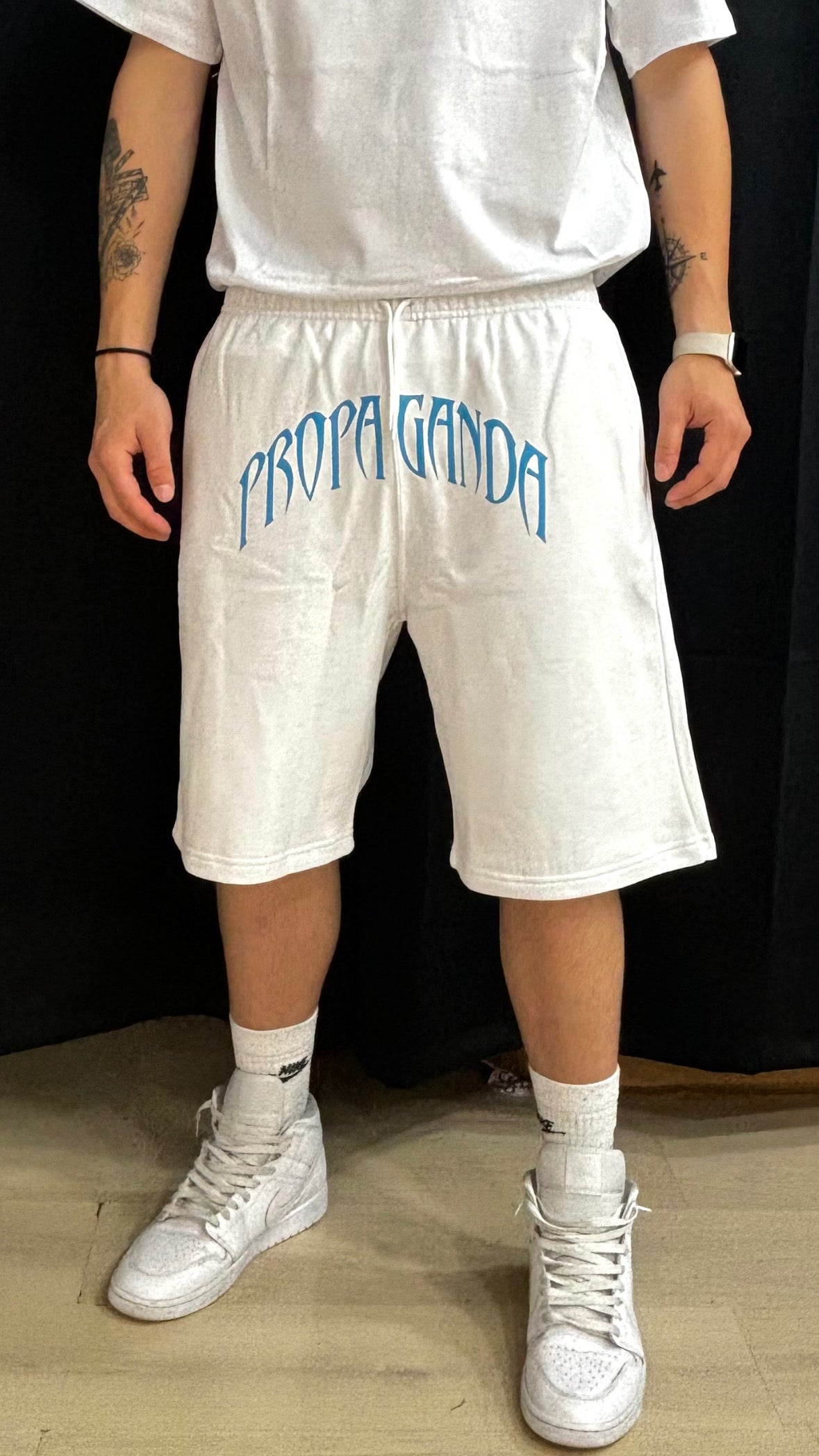 Sweatshort triangle shark