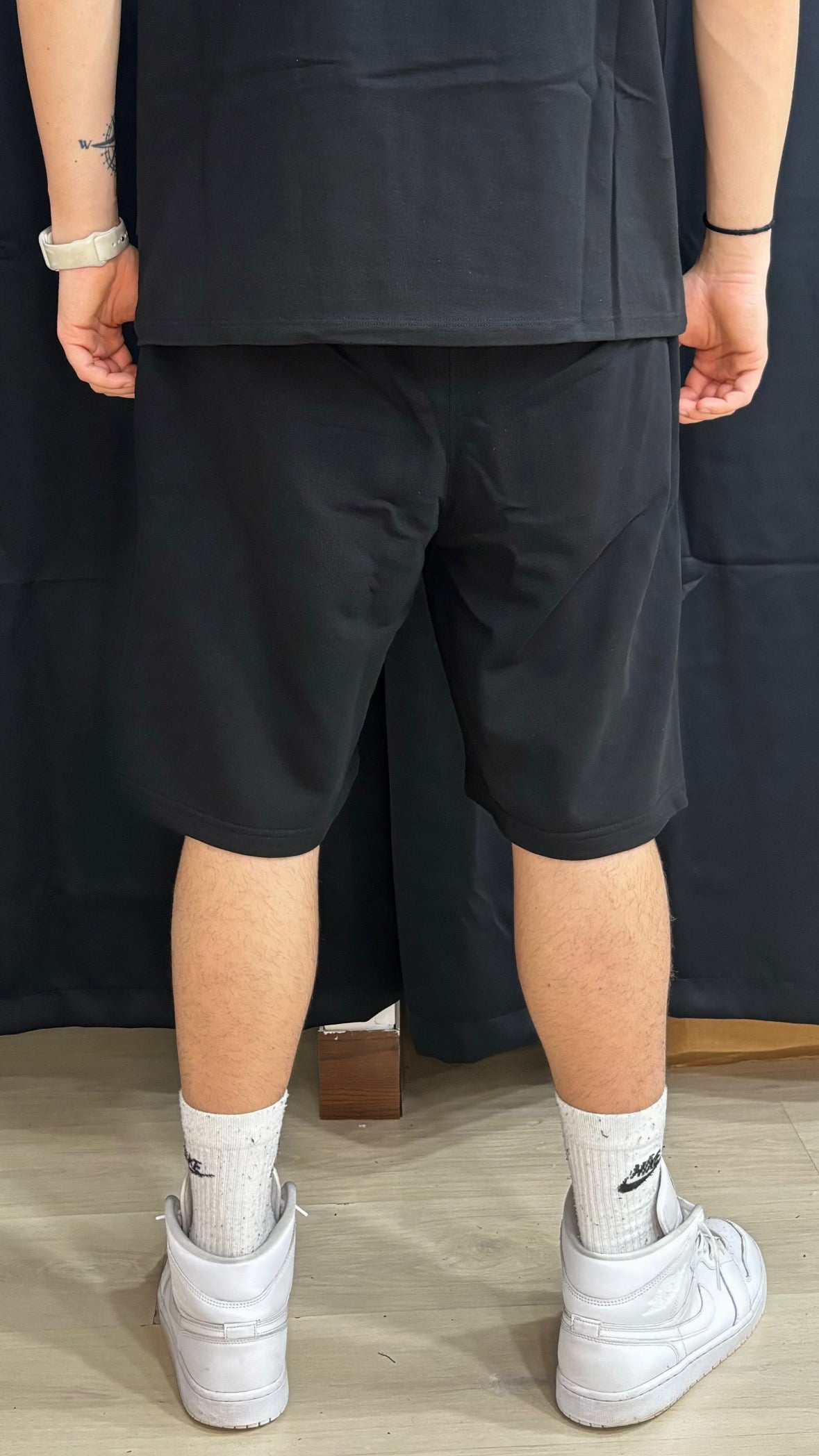 Sweatshort triangle shark