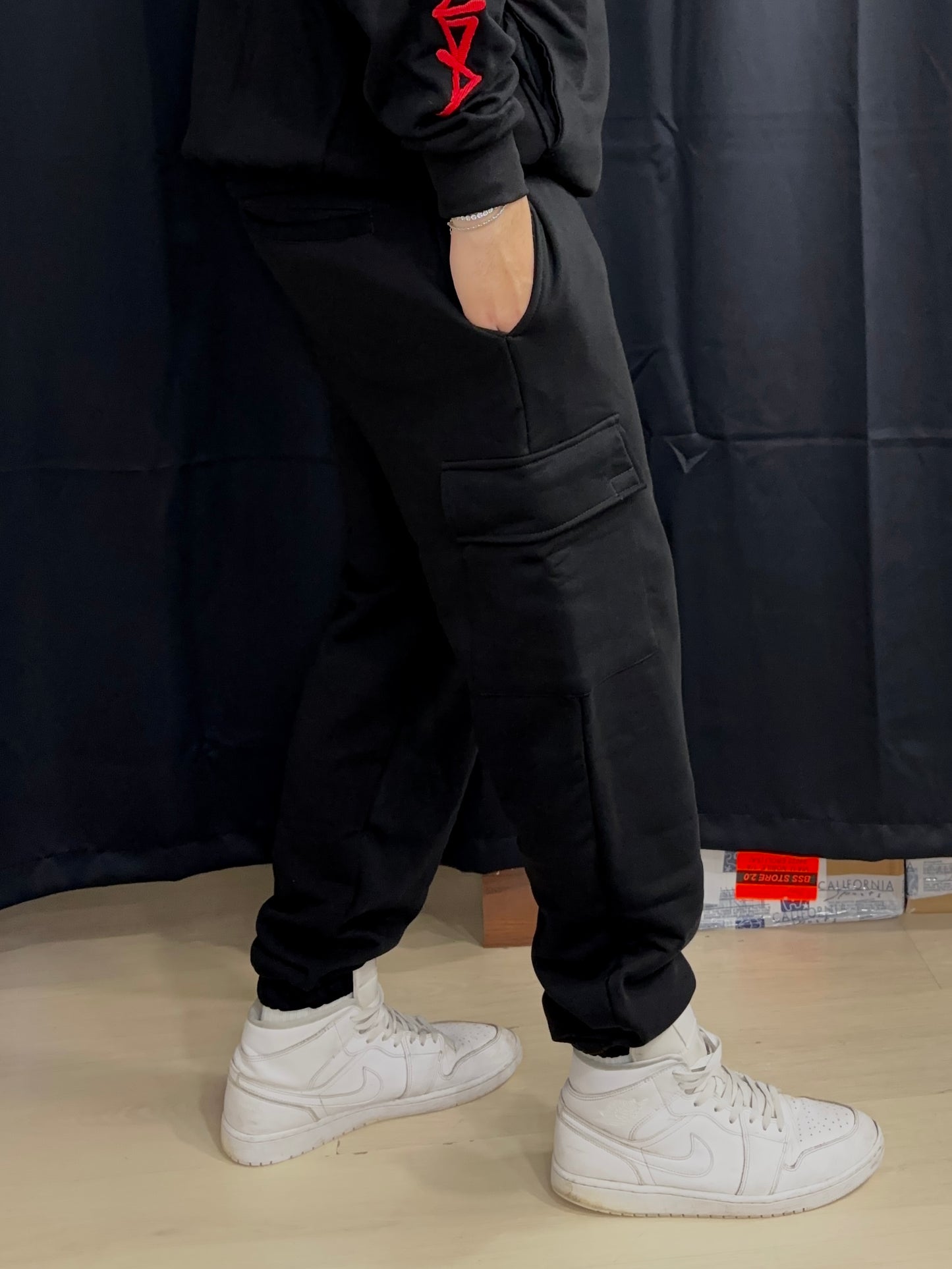 Logo Embroidery cargo Sweatpant