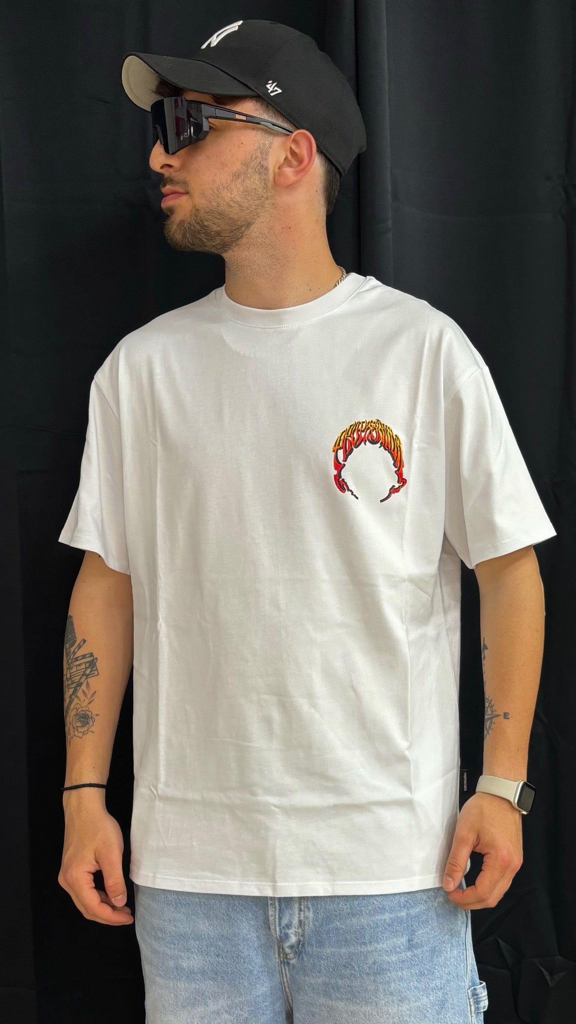 T-shirt triangle eyeball