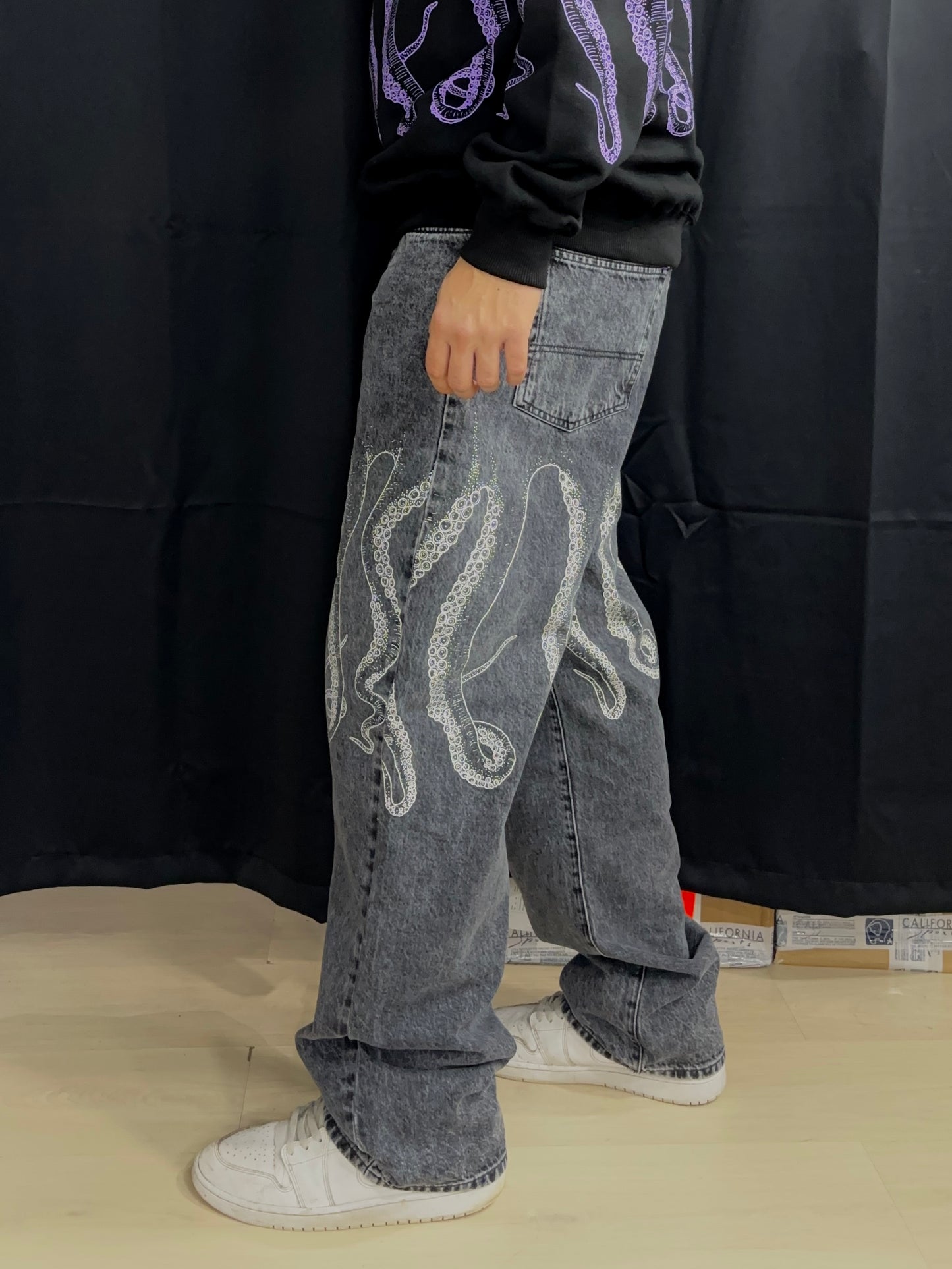 Octopus Outline Loose Denim