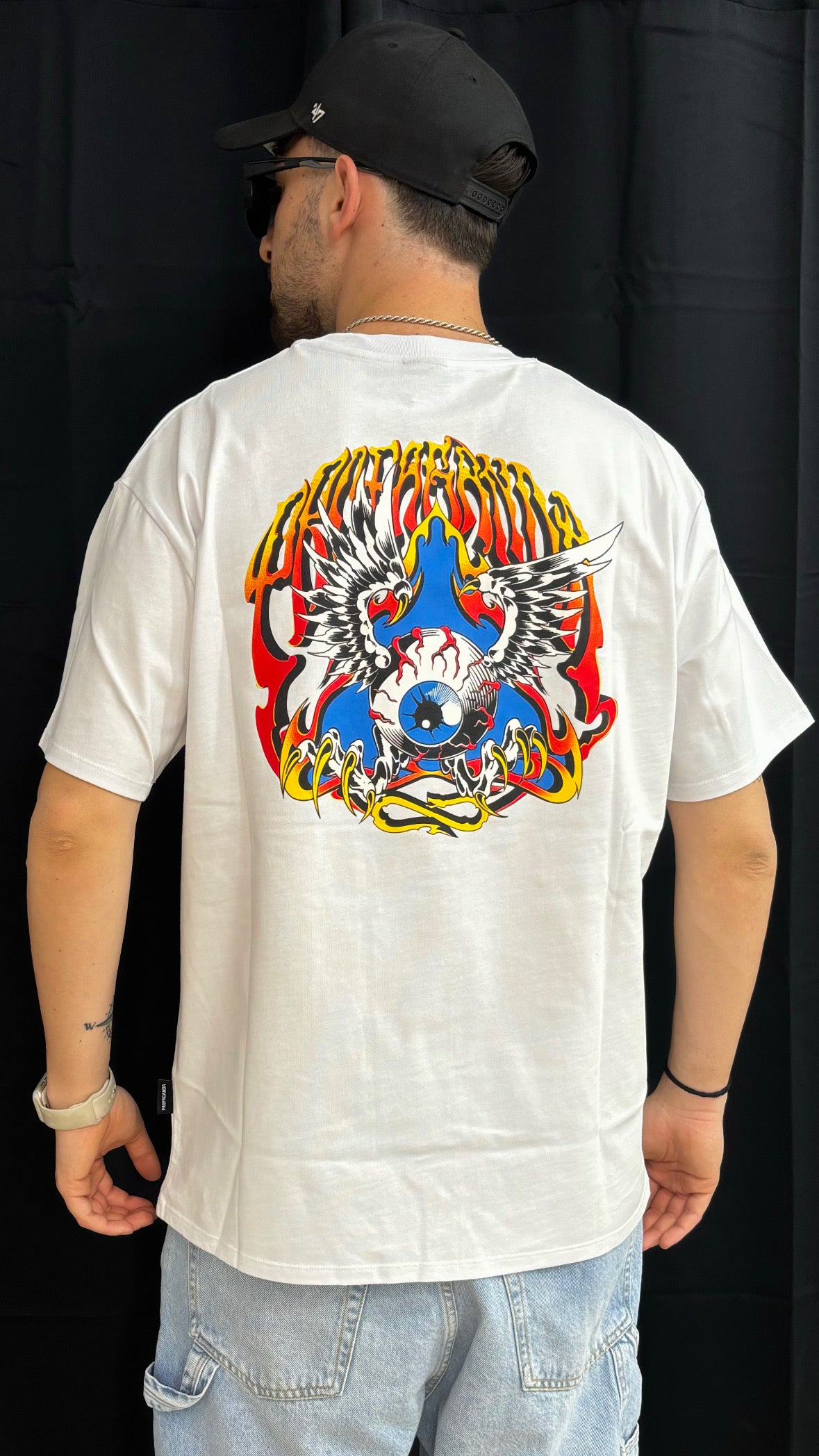 T-shirt triangle eyeball