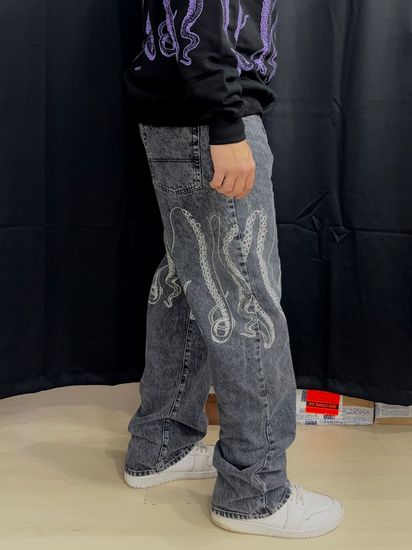 Octopus Outline Loose Denim