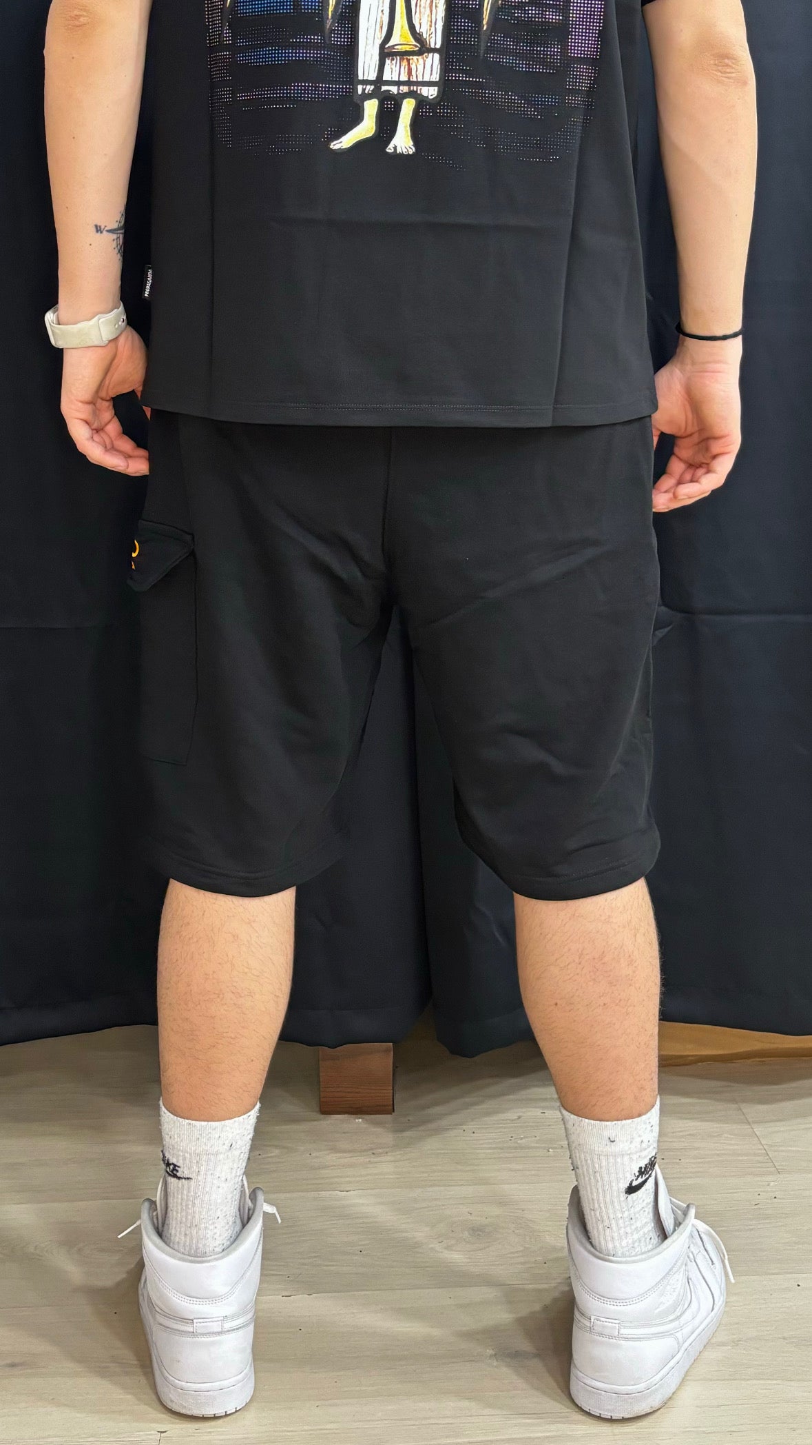 Cargo Sweatshort logo embroidery