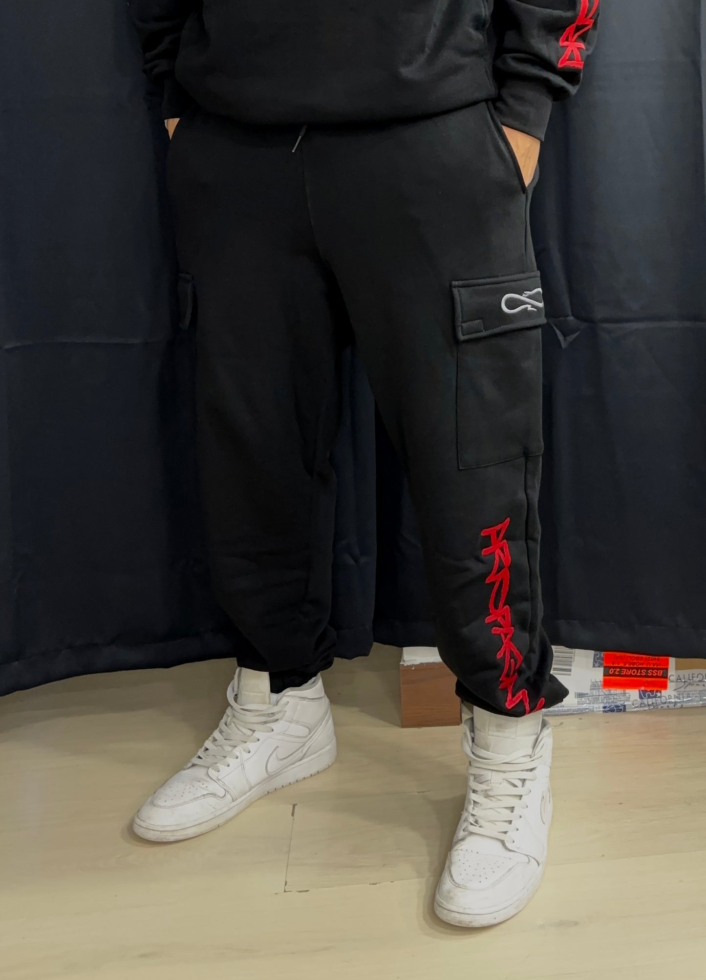 Logo Embroidery cargo Sweatpant