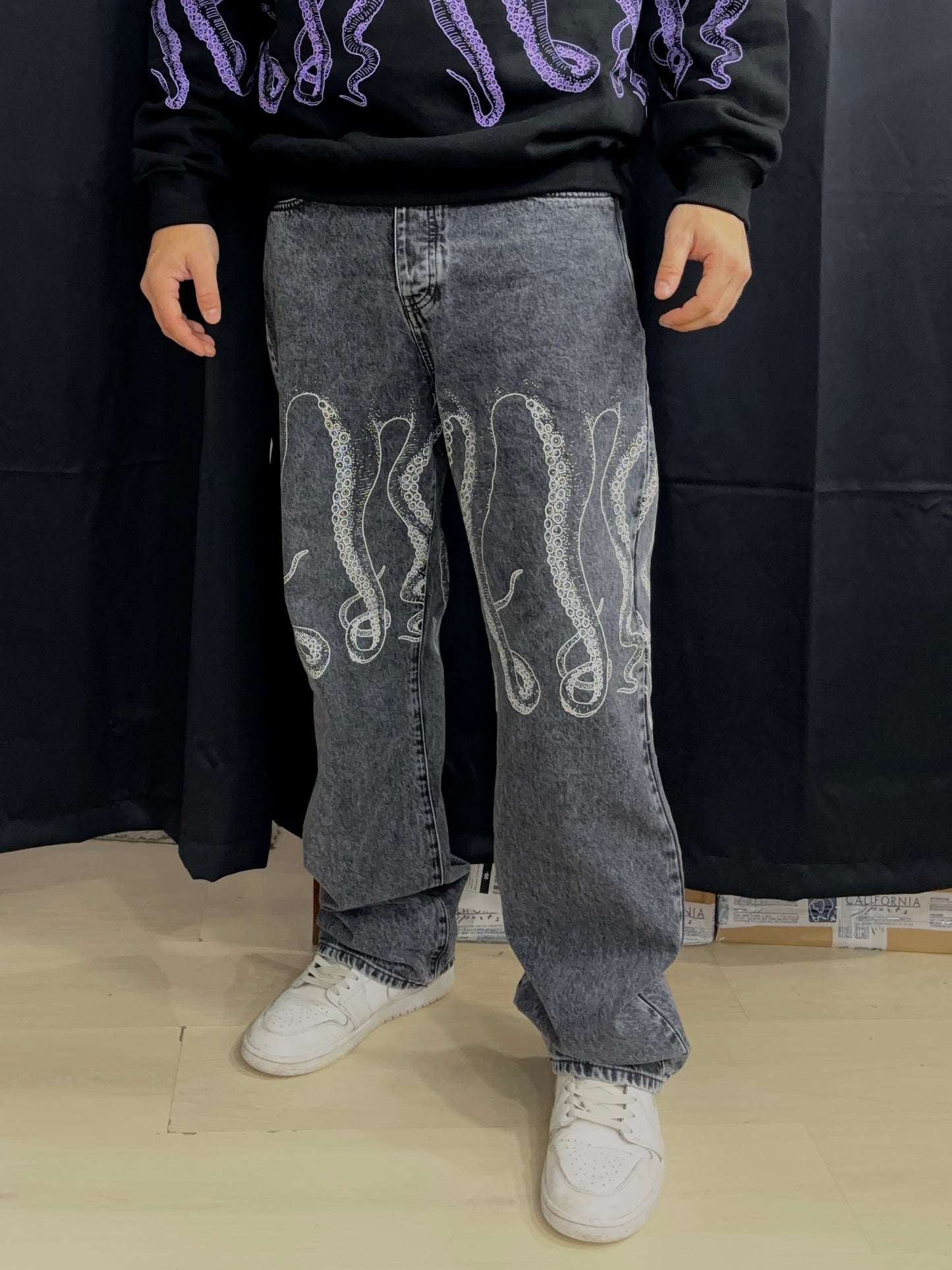 Octopus Outline Loose Denim