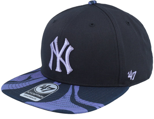 New York Yankees Enamel Twist Captain Black SnapBack