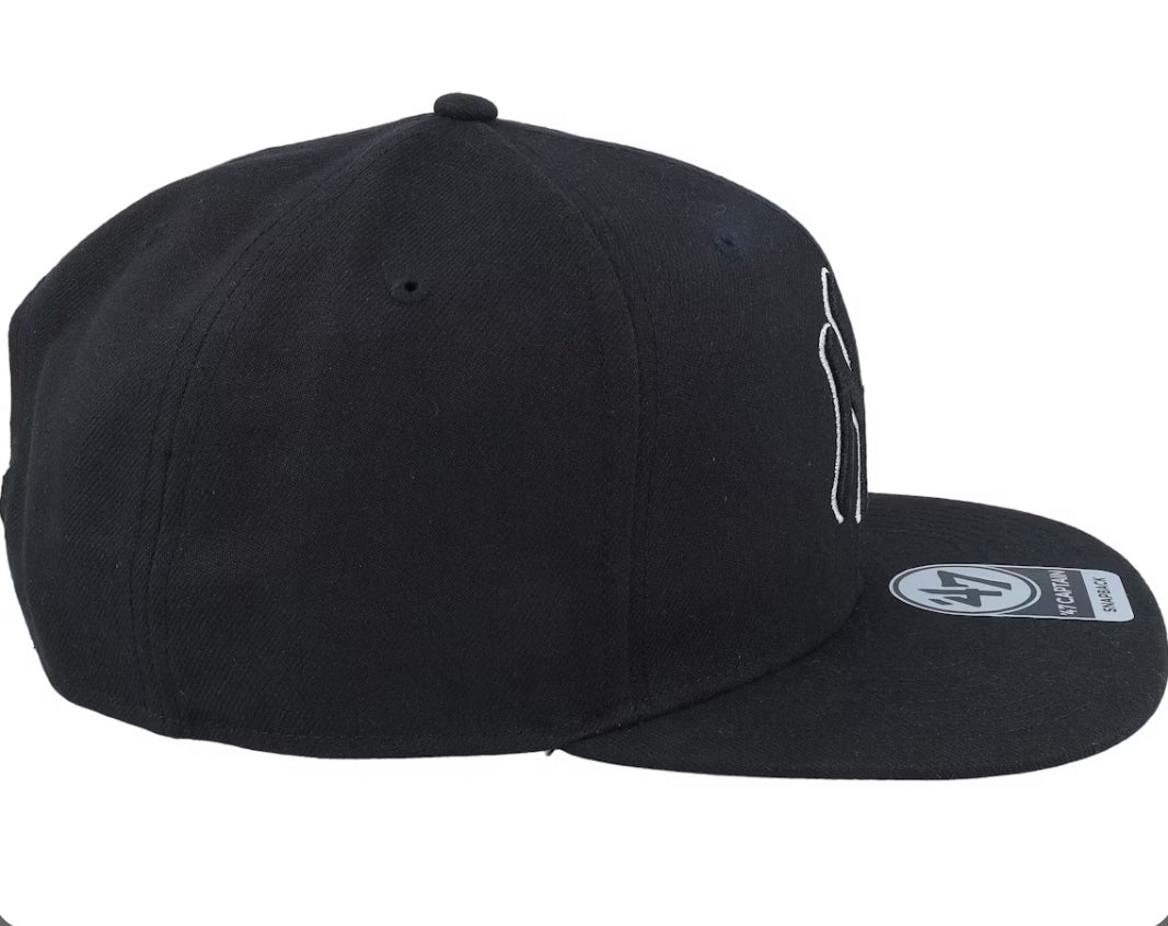 NY Yankees No Shot Captain Black Outline Snapback - 47 Brand