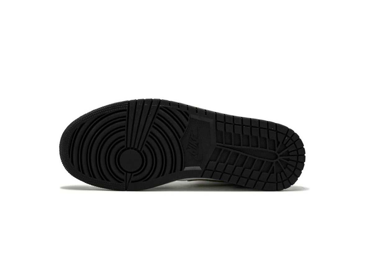 Jordan 1 mid SE Black Gold Patent Leather