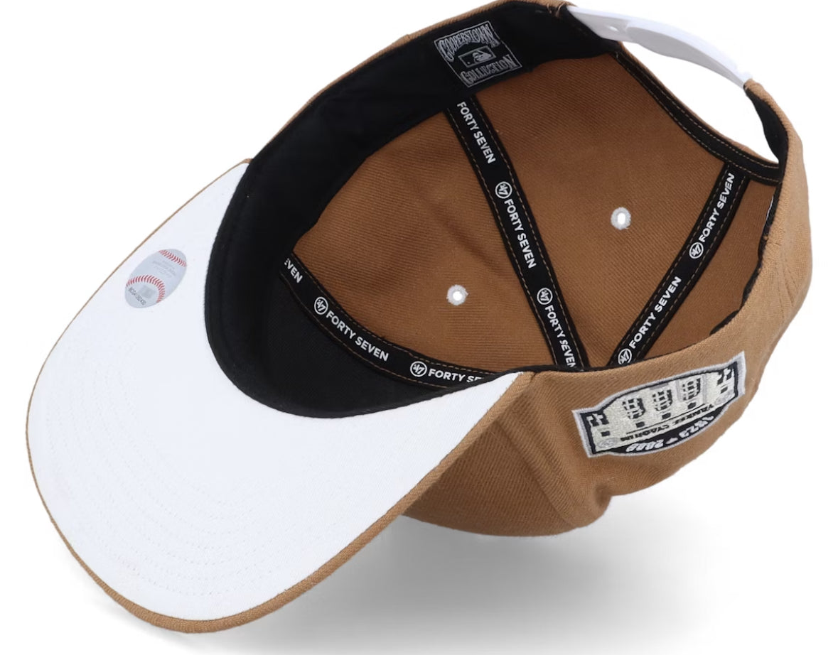 Hatstore Exclusive x New York Yankees Stadium Camel/White Snapback - 47 Brand